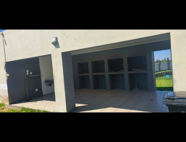 2 BEDROOM APARTMENT TO LET IN WITPOORTJIE